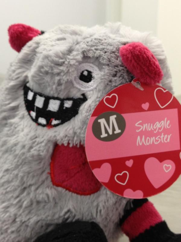 LeeSkinner5's tweet photo. @joe_daki87 @waynomo24 @richemmo @dentyboy33 @dannyeahmate Awwww  
Snuggle Monster for Snuggle Pants #lovedupgert http://t.co/b9aeJTcE