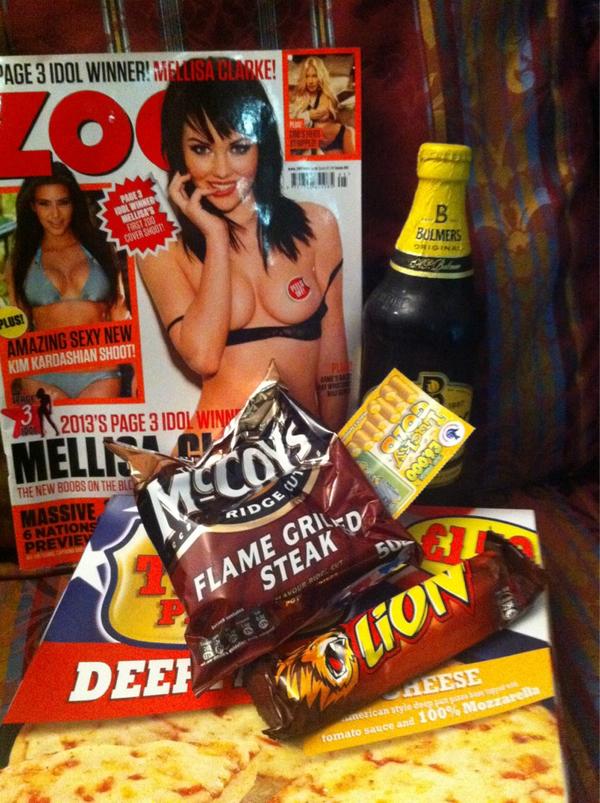 BrettSmith92's tweet image. Look at the care package @imogeneugenia got me #makingdays
