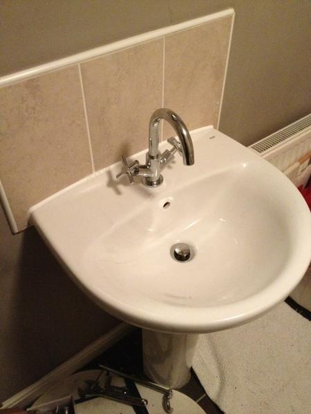 Newsugarbush72's tweet image. Who needs a plumber when you gots Handy Herbert! #changingtaps #2of8