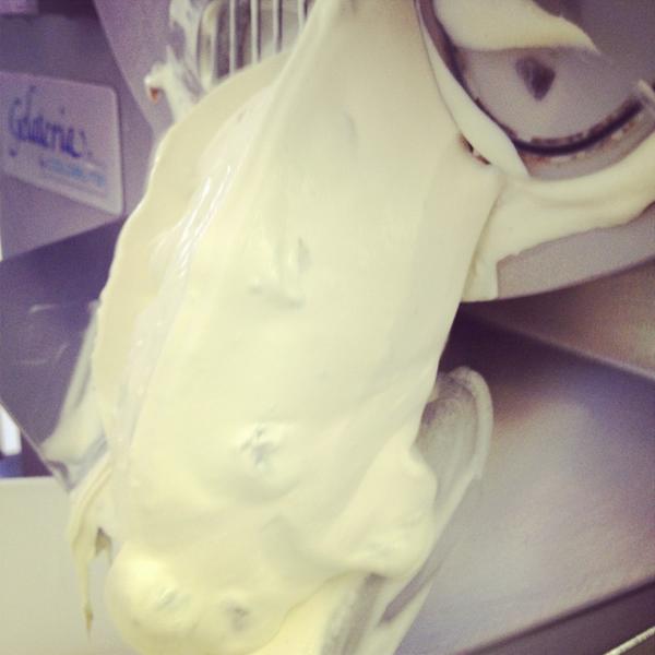 Arctic_Island's tweet photo. A sundae bar for your Super Bowl party? Do it! It's homemade! 469-1234 http://t.co/R8Itu4V2