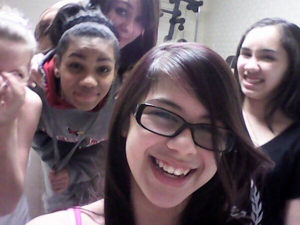 B3Harry's tweet image. Haha me and mwa best friendss :)