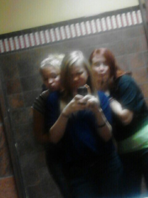 SmethThe's tweet image. KFC bathroomXD