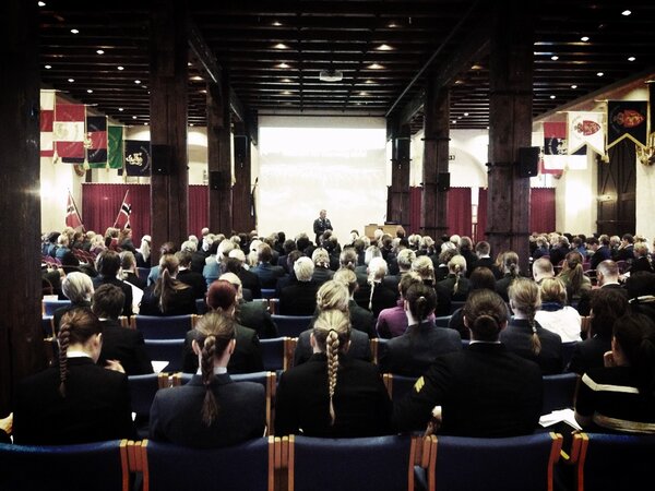 BarclayGaasa's tweet photo. Godt i gang med årets #nvkb seminar! #Forsvaret http://t.co/5tuYDDiD