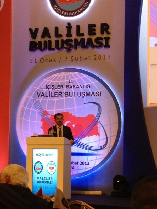 abdsavas's tweet photo. Aile ve Sosyal politikalar Bakanlığı Muşteşarı Sayın Zahterogulları Bakanlıkları ile ilgili konuları değerlendiriyor. http://t.co/LemGXO4d