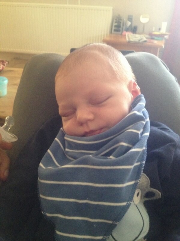 Grezzab's tweet photo. Just chilling with Seb @JulesAmyBrooks http://t.co/EtnEkehP