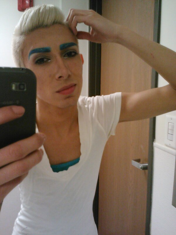 A_Stiletta's tweet image. I feel like a blueberry cupcake ! #silverfox #BlueBrows #cupcake
