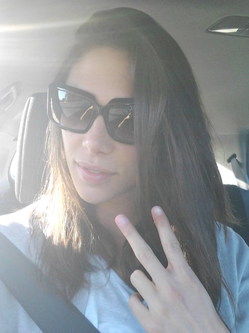 #goodmorning everyone! and #dueces xoxo omw to a shoot! http://t.co/Q6bJvHbR<a href="/tag/goodmorning"class="tags">#goodmorning</a><a href="/tag/dueces"class="tags">#dueces</a>
