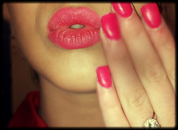 cheryl_mcarthur's tweet image. nails,lips #samecolour#loveit!