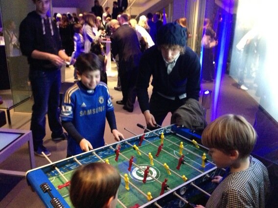 DavidLuiz_4's tweet photo. Winning! #charity #cfc #kids http://t.co/CvrriLO5