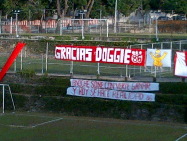 perroluis's tweet photo. A ustedes... Mi @promo8666 ... Mil gracias por esto... Hoy me hicieron sentirme muy feliz... Los quiero mucho http://t.co/m6uYfaZq