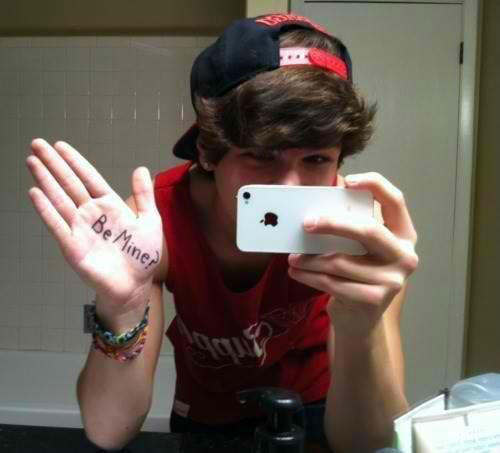 odelie1's tweet photo. I love you ;3 http://t.co/AtZVR9qx