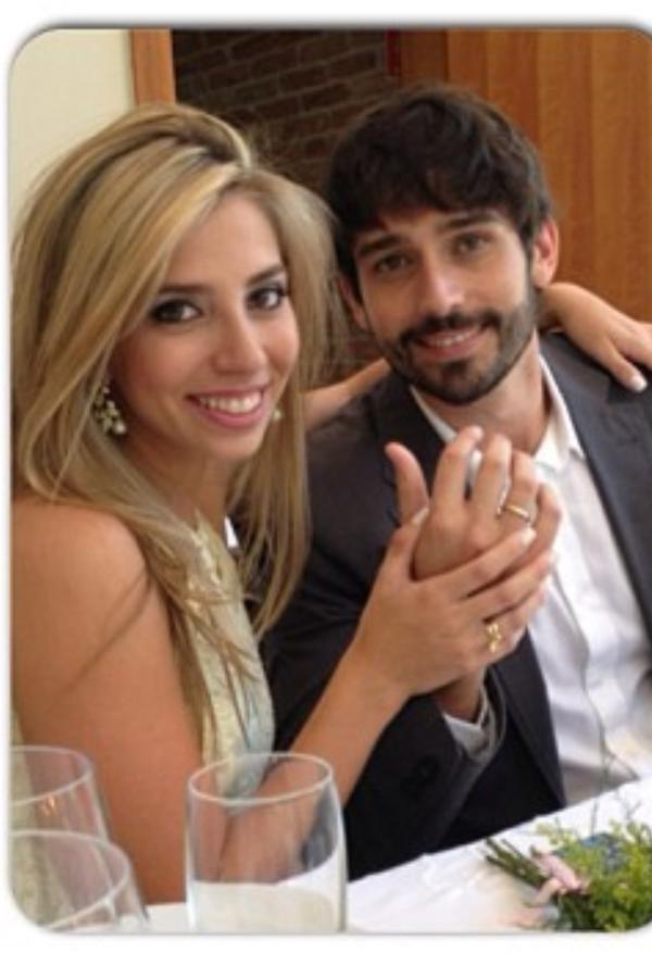 claudetecanezin's tweet photo. Dia especial!!! Noivado da Amanda e David!!! Sejam felizes para sempre!!! http://t.co/Y9mK1rKY