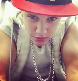 TeamOfBelieber's tweet photo. Juuu!!! Kce banaa sih elu etdaaahhh ga nhan itu looohh♥ http://t.co/KS3zRJvr