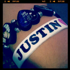 TeamOfBelieber's tweet photo. Nih gelang gue nih baru beli.-. #pamer #ceritanya.-.v http://t.co/LHBSFaVu