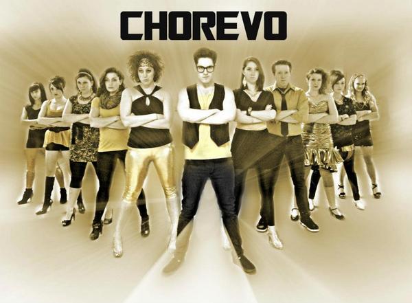 Chorevoify's tweet photo. The 2013 Crew #letthedancingbegin http://t.co/bq2FibXJ