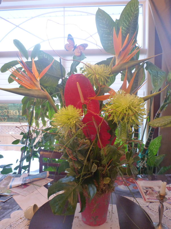 2012_suzy's tweet image. My finished project taught by Riley @wascanaflorals.  I so love #Flowerclasses