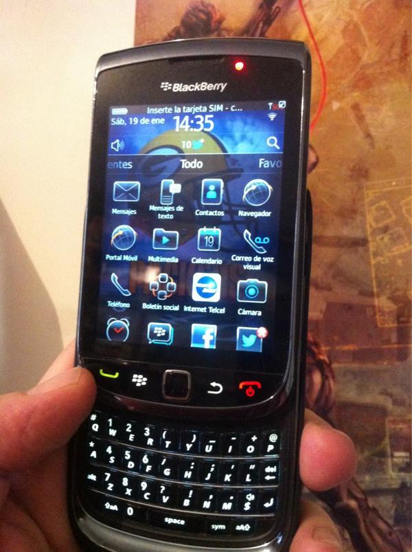 Mr_Chilo's tweet photo. Vendo BB Torch en excelente estado, con tarjeta de 4gb, cargador. $2000 en el DF. Plis RT. http://t.co/xIIq4zFG