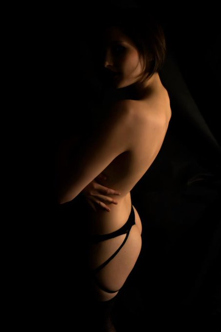 Fun shoot with lots of shadow play <3 http://t.co/zc36oa0C