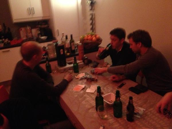 JMdeGROOT's tweet photo. #duurtlang #pokeren http://t.co/FxchwWm