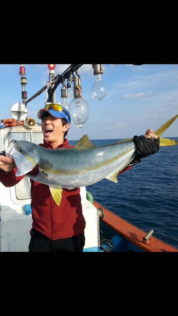 BOOM486's tweet photo. 제주도 바다 낚시
아름다운 바다속
이것이  부시리다~
윌척중의 윌척!!!! http://t.co/CySmoz0N