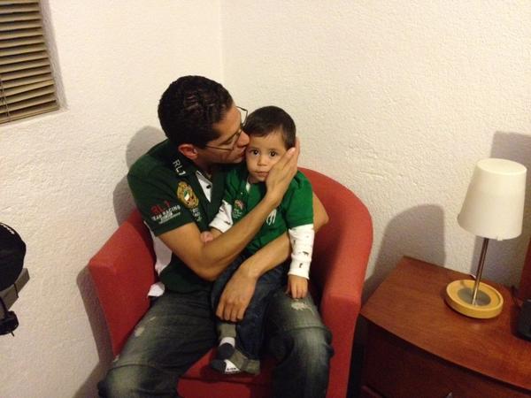 LeticiaOjeda's tweet photo. Papa y #Pelon @cavallino0119 http://t.co/VQbAeXa6