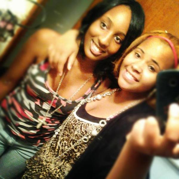 CarolanneJ17's tweet photo. Cousin http://t.co/BnyyEyRo