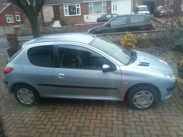 foxy747's tweet photo. Eeeek can't believe ive bought my first car :-) #needtopassmytest #peugeot206 http://t.co/4K2VctwZ
