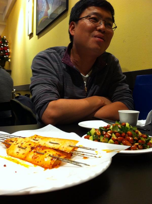 brucelchen's tweet photo. 中国著名天使投资人黄竖，有朋自远方来，不亦乐乎。 http://t.co/dWPQxanC
