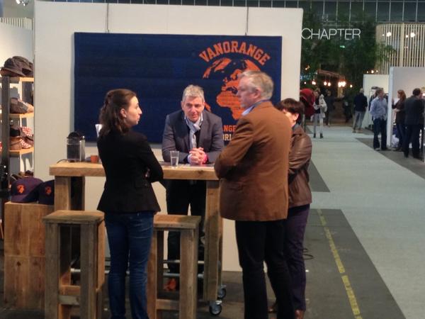 vanorangecom's tweet image. #Modefabriek open! Koffie en nieuwe collectie hoodies bij VANORANGE op stand 054.
