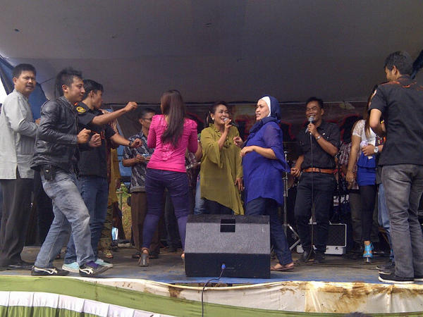 Terimakasih untuk keluarga besar <a href="/agil_alkatiri/">Who am I?</a> dan keluarga besar SAPMA PP Kota Sukabumu.