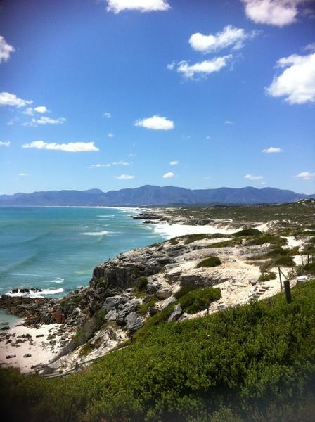 amandaolins's tweet photo. De Kelders beach this morning .... And I want to come back to snow because ??? Remind me ???? http://t.co/J7OJXDGk