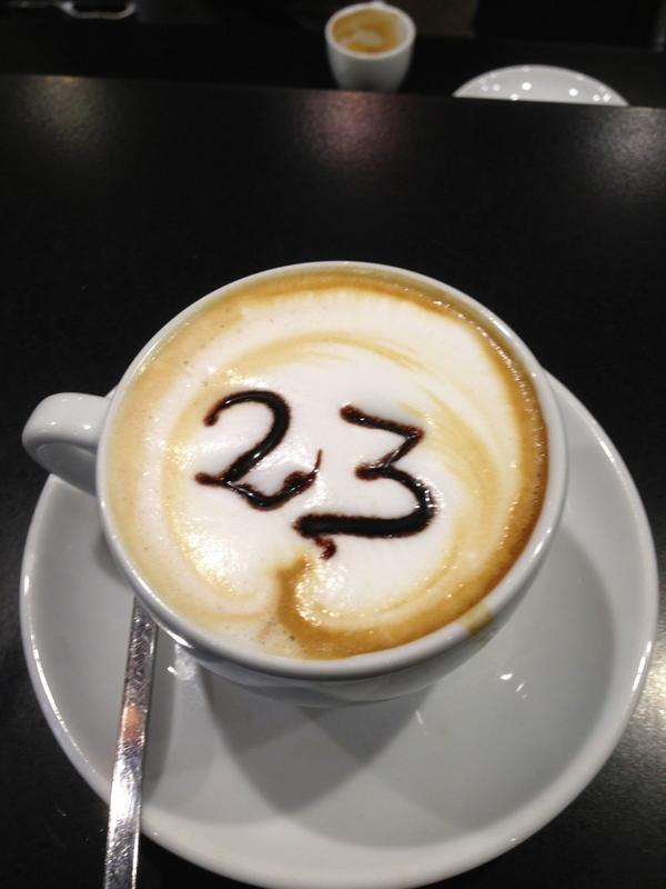 simo82p's tweet photo. Il mio cappuccino al bar brace... Come farei senza di loro ...... http://t.co/UX31bWCG