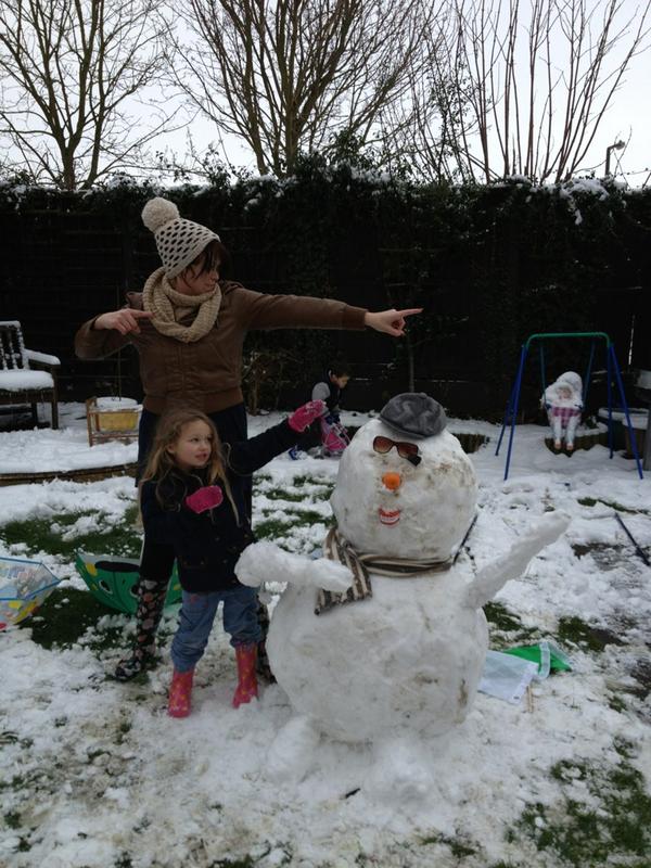 laura___loo's tweet image. Bolt of the snowman bing world!!