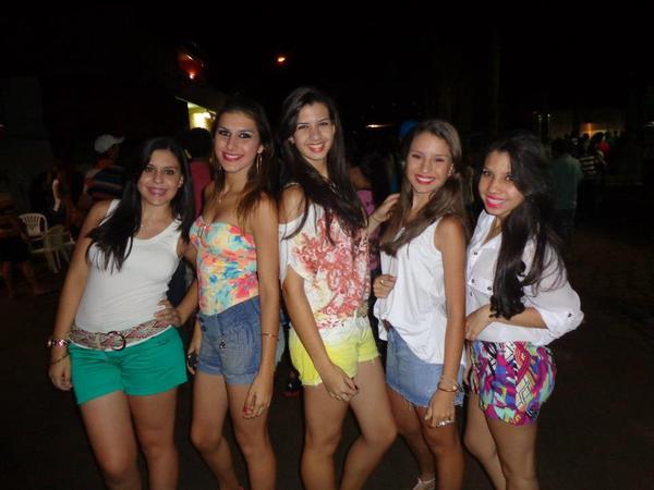 FeernaandaS2_'s tweet photo. gatas ! $ http://t.co/BkMzTTHy