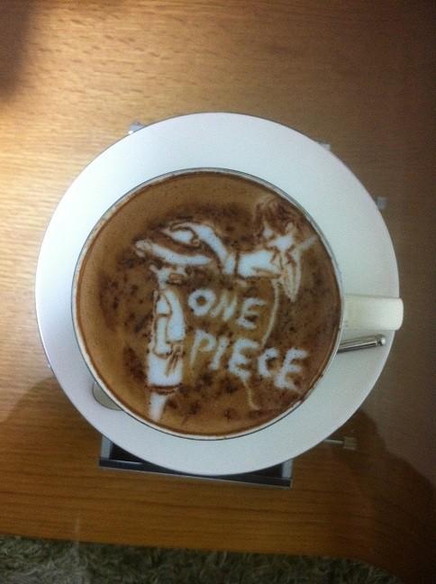 latte_artist_mk's tweet photo. ONE PIECE名場面ラテアート

シャンクス『この帽子を お前に預ける』 http://t.co/5xMGaU6e