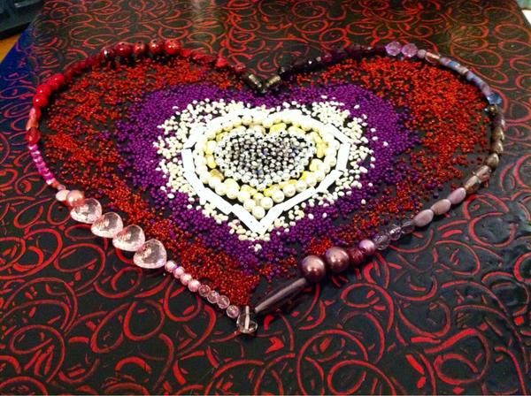 BrokenBizarre's tweet photo. Working on a Big Fat Sparkly heart canvas for Valentines.  New owner must be a hopeless romantic. http://t.co/eAGNlmKC
