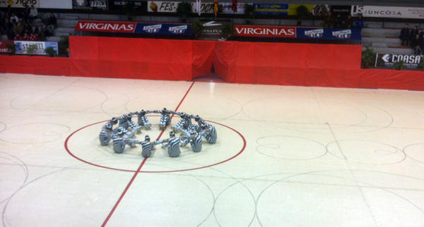 ReusDeportiu's tweet photo. Al Palau d'Esports del Reus Deportiu s'està celebrant el Campionat Territorial de Patinatge Artístic Grups Xou. http://t.co/SGjlxSWk