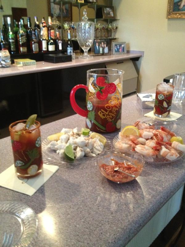 SableLeigh's tweet photo. @kylemonuments Brunch time! #sundayfunday #gameday http://t.co/SsLIEgt3