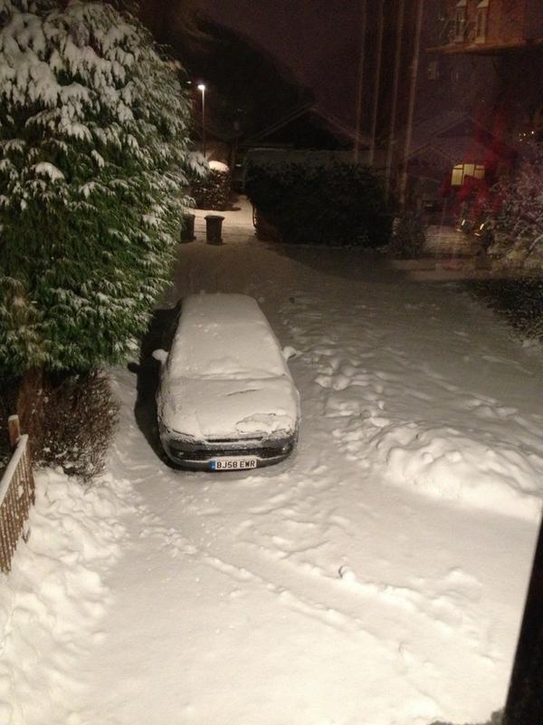 honey2802's tweet photo. This weather is a joke #seriouslysnowedin http://t.co/vCOaP6MU
