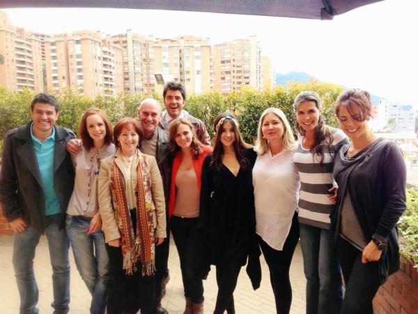 estradaisa's tweet photo. Asadito #QuienEresTú @MartaLRuiz @LauraCarmine @VivianaSerna @marisoldelolmo @ECalzadillaR @monto40 #PaulaB #JorgeC 😘 http://t.co/wvBUQGCF