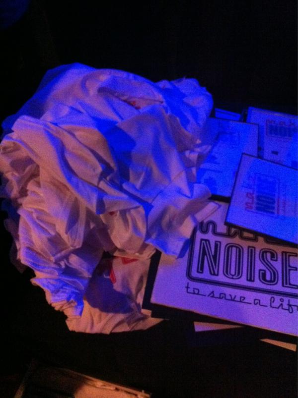 Make_Noise_'s tweet photo. Giving away some Tees!!!!! http://t.co/Wc4Bnl2m