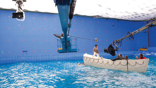 LostInFilm's tweet photo. Detrás de las cámaras de...'La vida de Pi' (2012) http://t.co/qBLavOSL