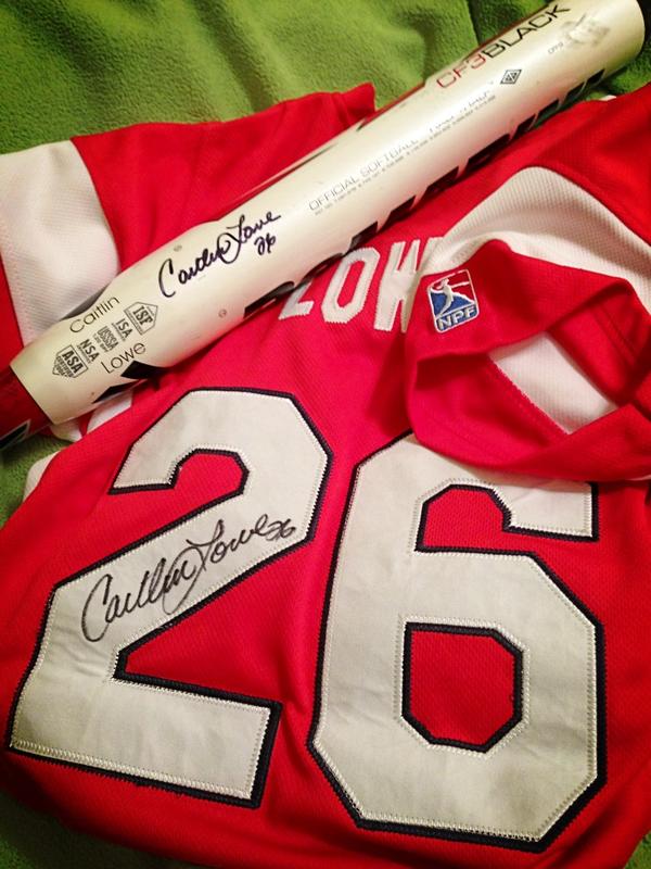 CaitlinLowe's tweet photo. “@SOFTBALL_2lh: Best things u could ask for #CaitlinLowegamebat #26 @CaitlinLowe http://t.co/seeJnzdO” take care of her :)