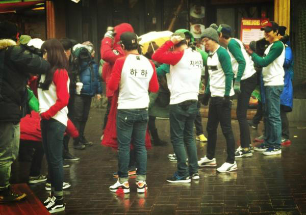 BBGihmMCAAAQiUn.jpg:large