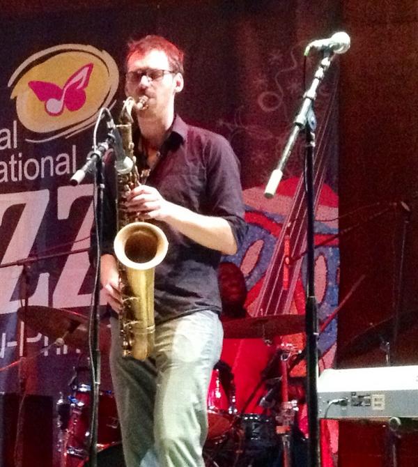 WellcomHaiti's tweet photo. Jam Session #papjazzfest at studio garden http://t.co/vhLgrkQX
