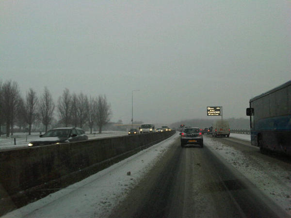 edense's tweet photo. Langzaamrijdend verkeer A28 zorgt voor flinke vertraging. 1e afspraak inmiddels mis gelopen. http://t.co/P6qIhdag