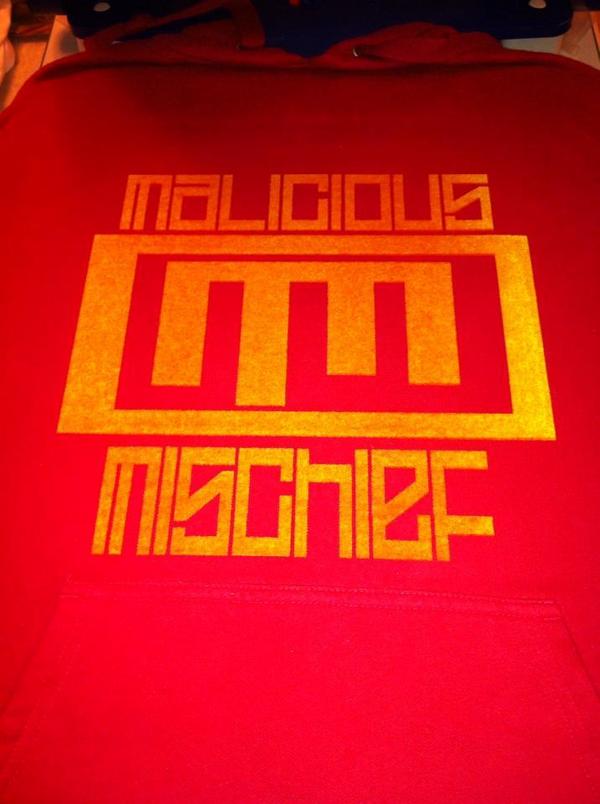 KINGDAVID1212's tweet photo. #MALICIOUSMISCHIEF CLOTHING MORE STUFF COMINGSOON ON SITE ,,HOLLA IF INTRESTED http://t.co/Y4fFmjHk
