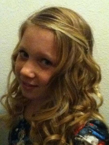 xsamtermaaten's tweet photo. Krullen doorr alleeliefste nichtjess @maudbouwmans &amp; @loisbouwmans #oudd http://t.co/fsohjjm3
