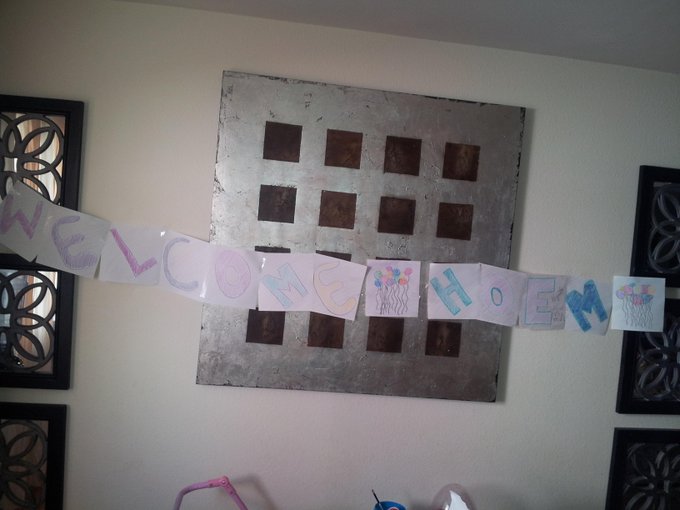 Aww look what my girl and the kids did for me#toocute:-) http://t.co/4mxmCeqt