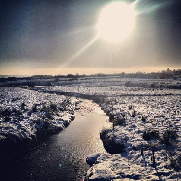 MikeyFitzDrift's tweet photo. Token snow pic from Co. Cork, Ireland #snow #weather #peaceful #river #coldasfcuk http://t.co/DsOQZDJx